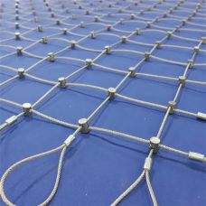 Сетка нержавеющая тросовая со скобочным креплением и квадратной ячейкой Н4 7х7 AISI 304 20х20х1 мм